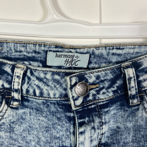Harmony + Havoc Acid Washed Distressed Jeans 7 - Picture 3 of 7